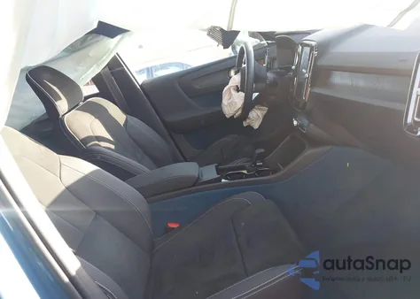 2023 Volvo Xc40 Recharge Pure Electric Twin Ultimate z USA, uszkodzony, nr VIN YV4ED3UM4P2025617